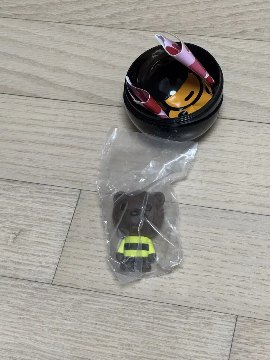 Genuine Vape Capsule Toy Figure Bear BAPE SUPREME STUSSY