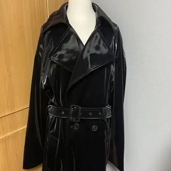 Saint Laurent 생로랑 페이턴트 pvc 코트