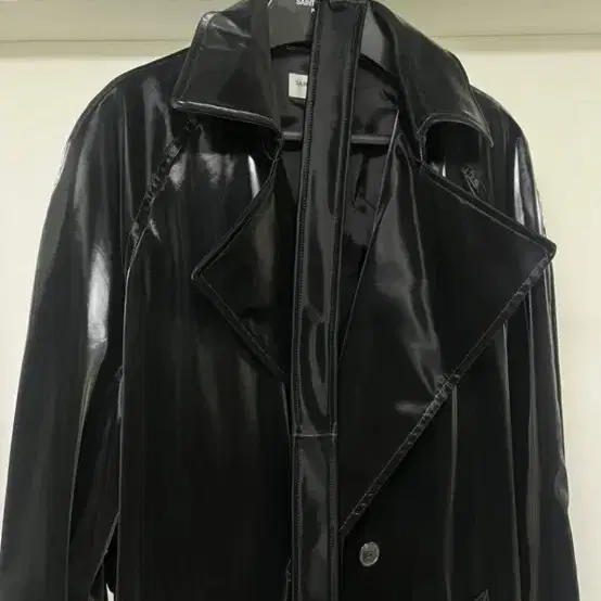 Saint Laurent 생로랑 페이턴트 pvc 코트