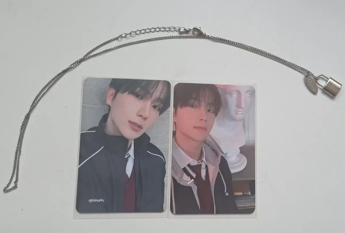 The Boyz hyunjae photocard, pop up metal necklace