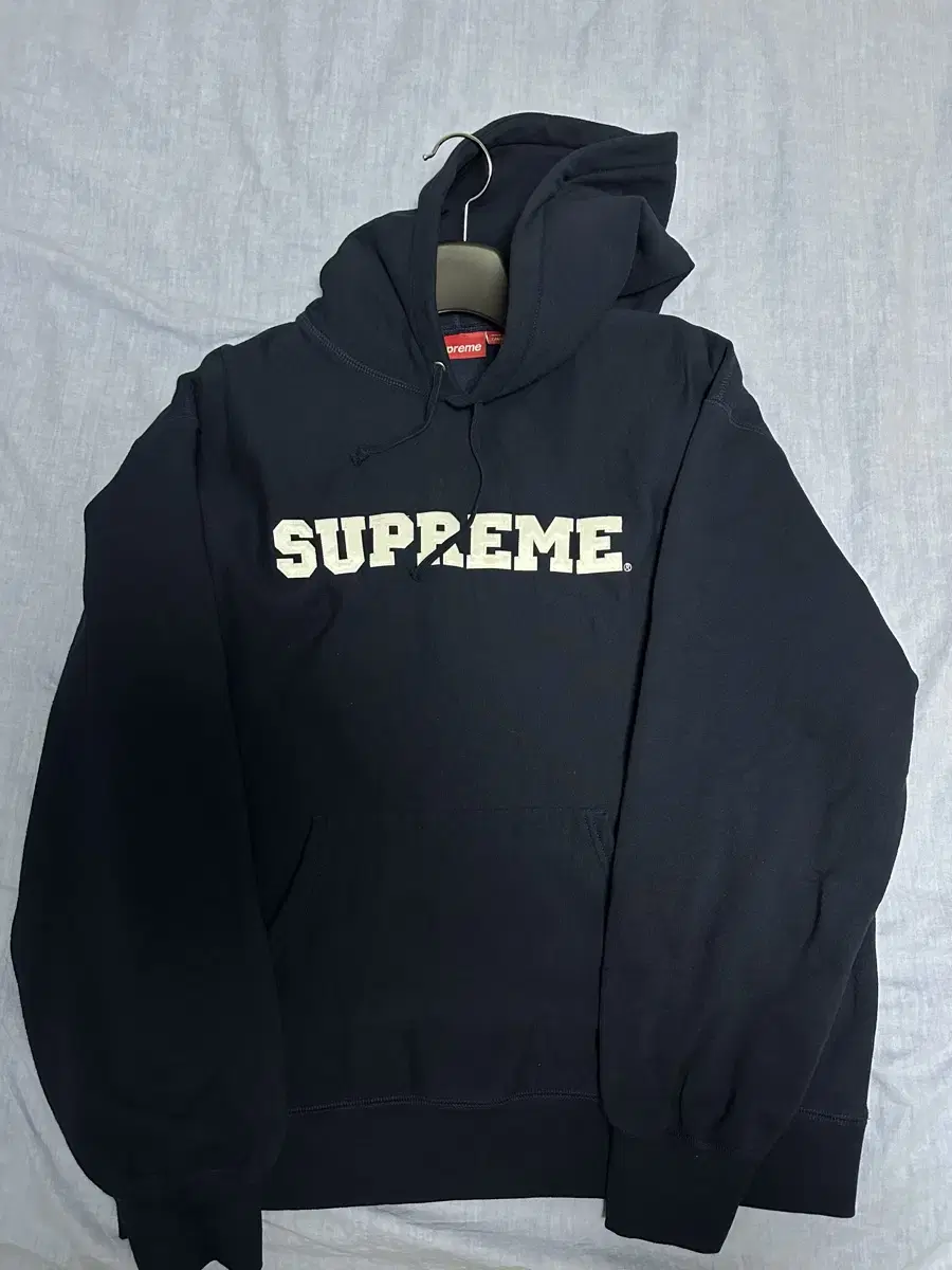 [XL] Supreme College Eight Hooded Sweatshirt Navy - 24SS