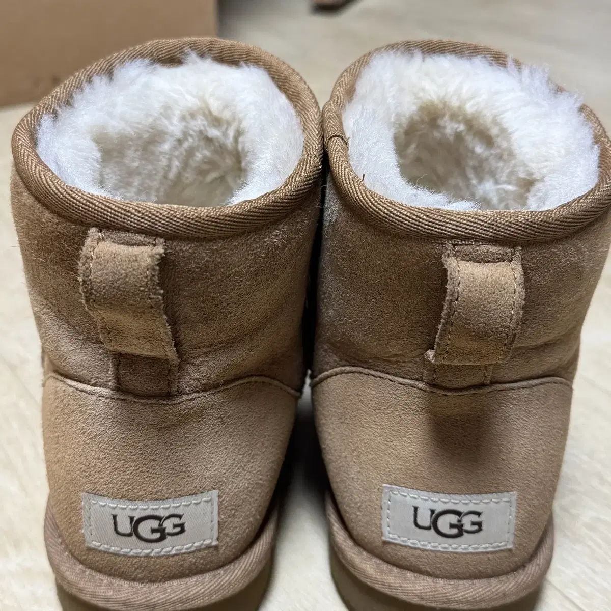 UGG 어그 클래식 미니 부츠 체스트넛 US 8 (260)