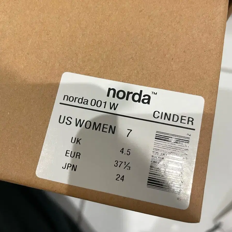 Norda 001 cinder 240사이즈