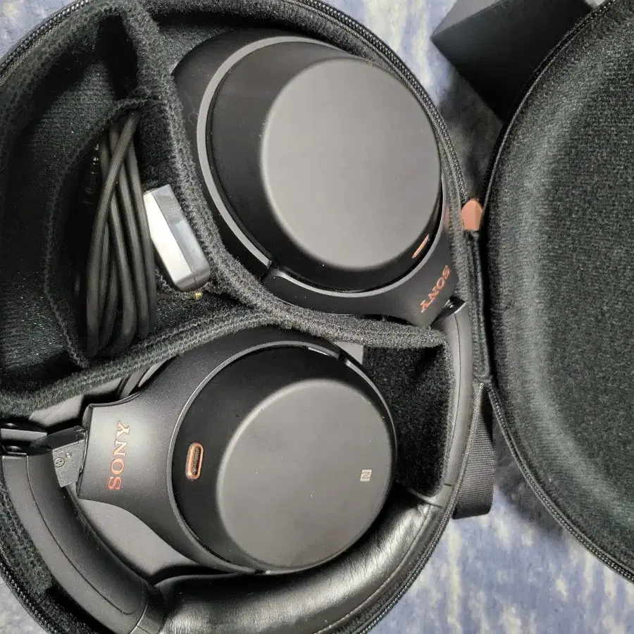 SONY WH-1000XM3 노이즈 캔슬링 헤드셋 박풀 판매 합니다