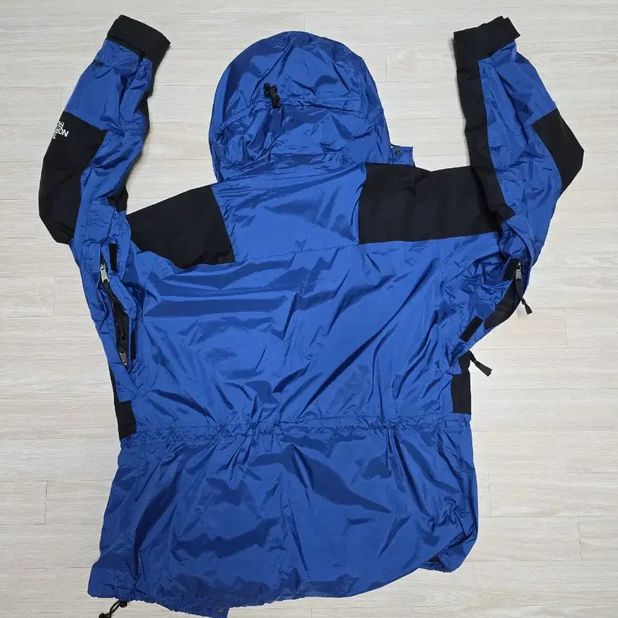 The north Face Mountain Parka Gore-Tex