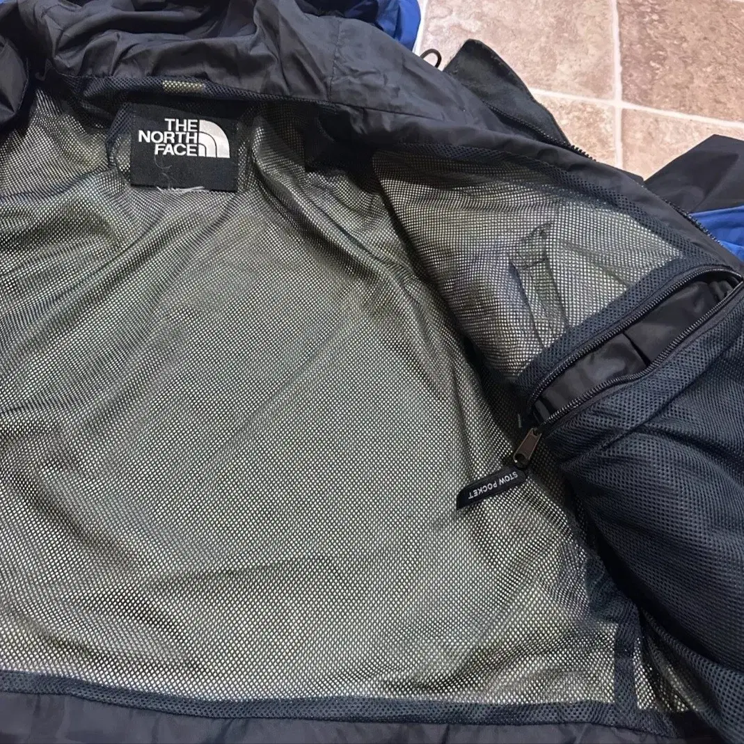 The north Face Mountain Parka Gore-Tex