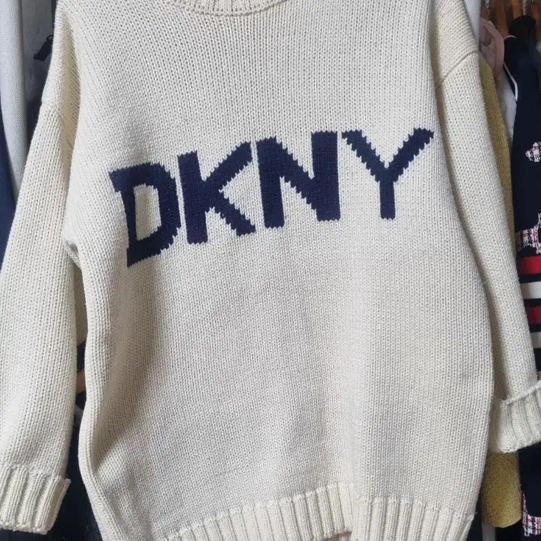 dkny니트