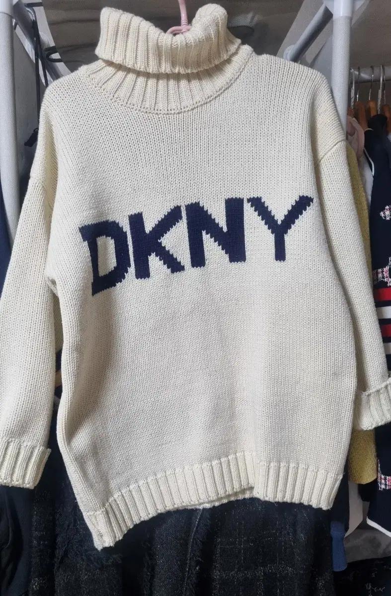 dkny니트