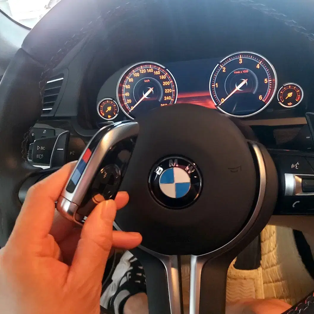 BMW 전연식 구형 준신형 차량키 원격시동 기능 탑재 디지털키 개조