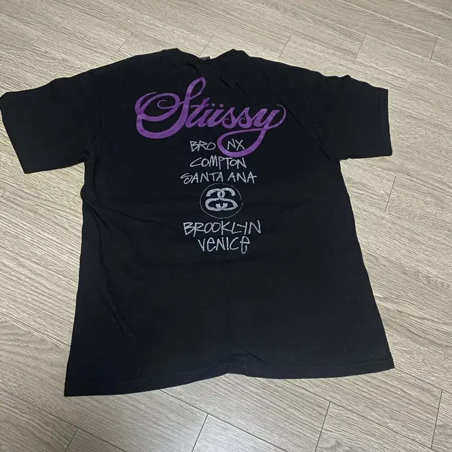 미사용 STUSSY 스투시 월드투어 보라색 M 반팔티셔츠