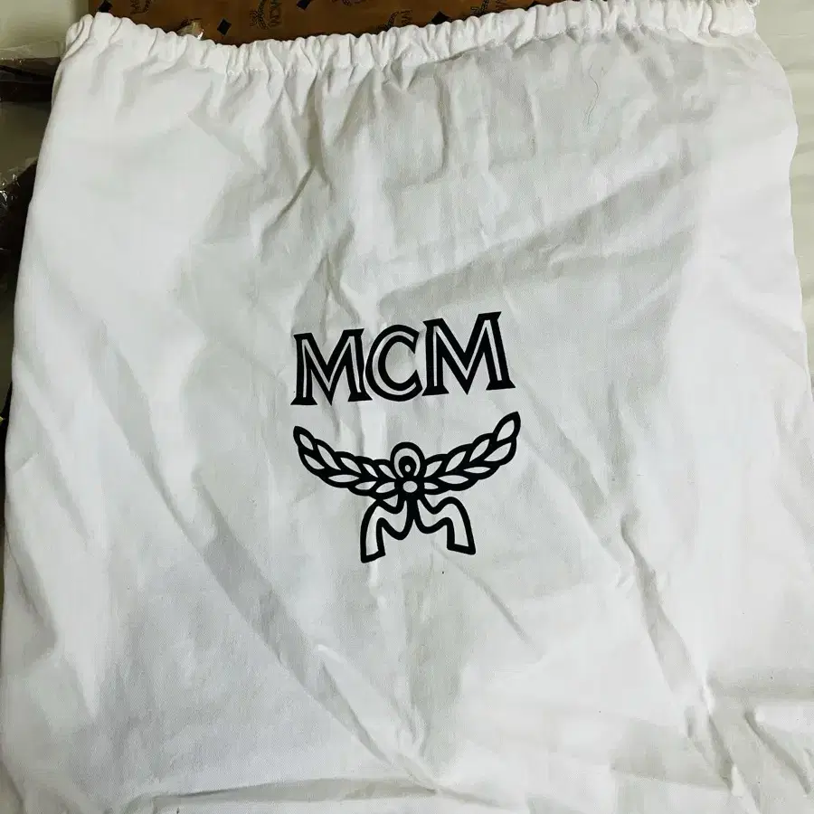 MCM AREN 비세토스 토트