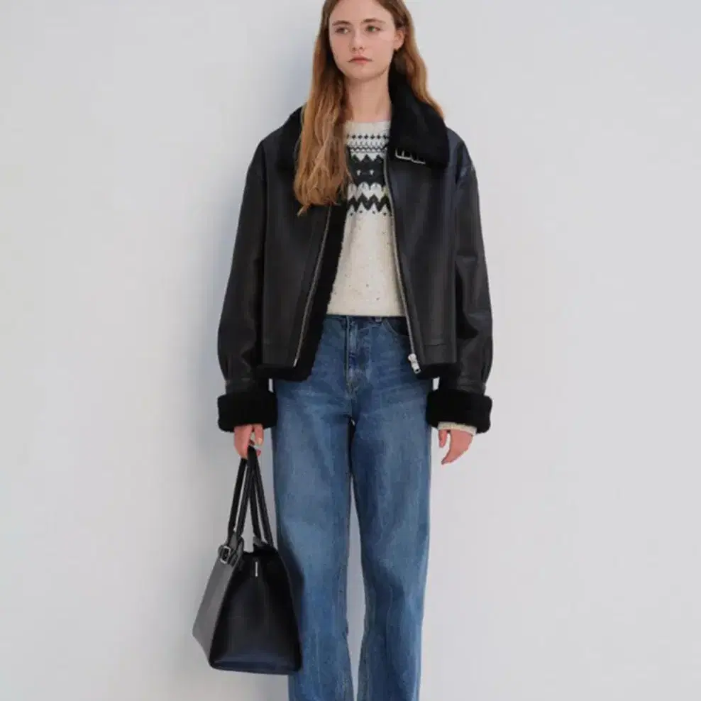 던스트 무스탕 UNISEX LOOSE FIT LINE SHEARLING