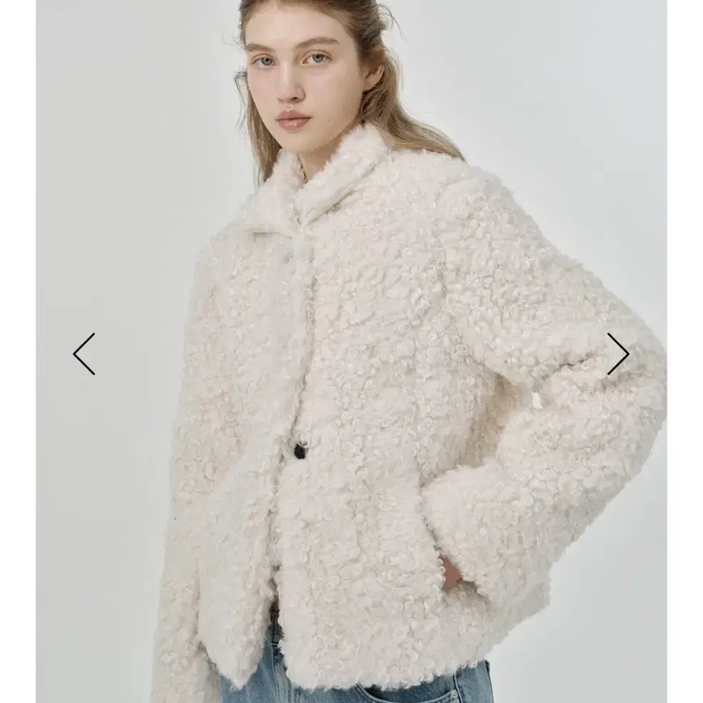 더바넷 Ivory Bouffant Eco-Fur Jacket