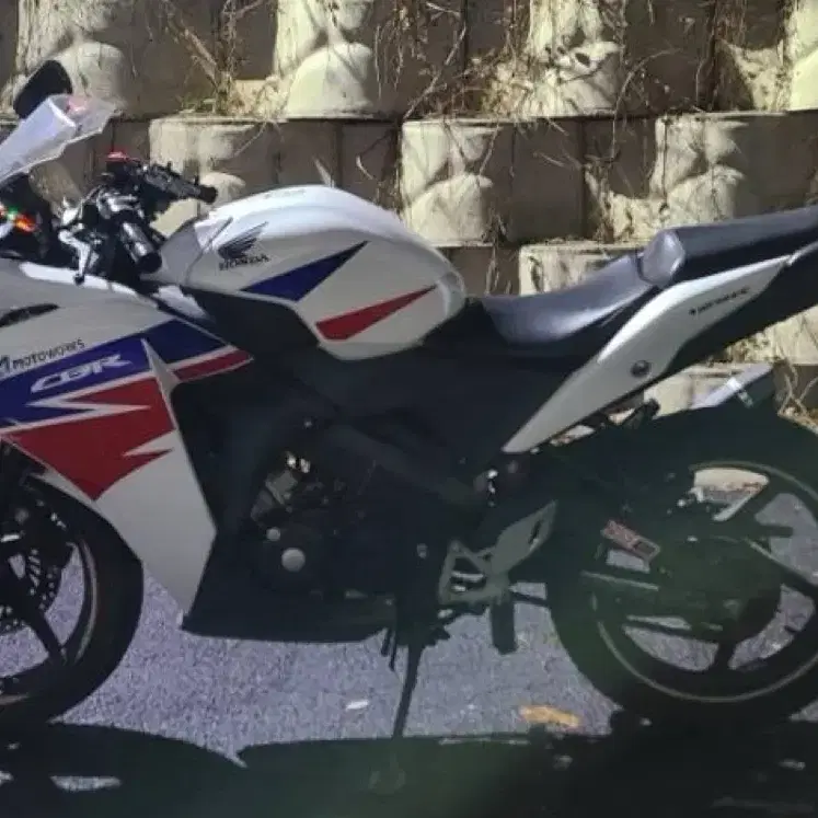 cbr125