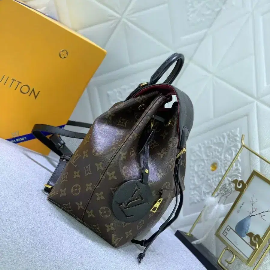 해외 구매LOUIS VUITTON montsouris백팩