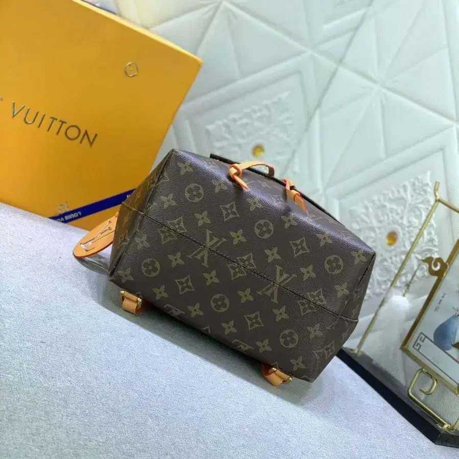 해외 구매LOUIS VUITTON montsouris백팩