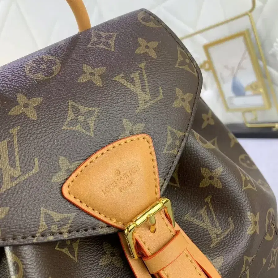 해외 구매LOUIS VUITTON montsouris백팩