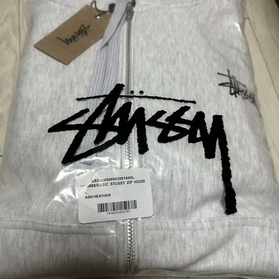 [L] stussy 스투시 후드집업 미개봉 역시즌이라 싸게 팔아요