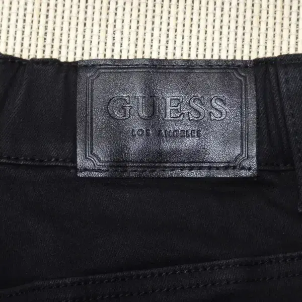 (30in) 게스 GUESS 기모 블랙 밴딩 데님팬츠