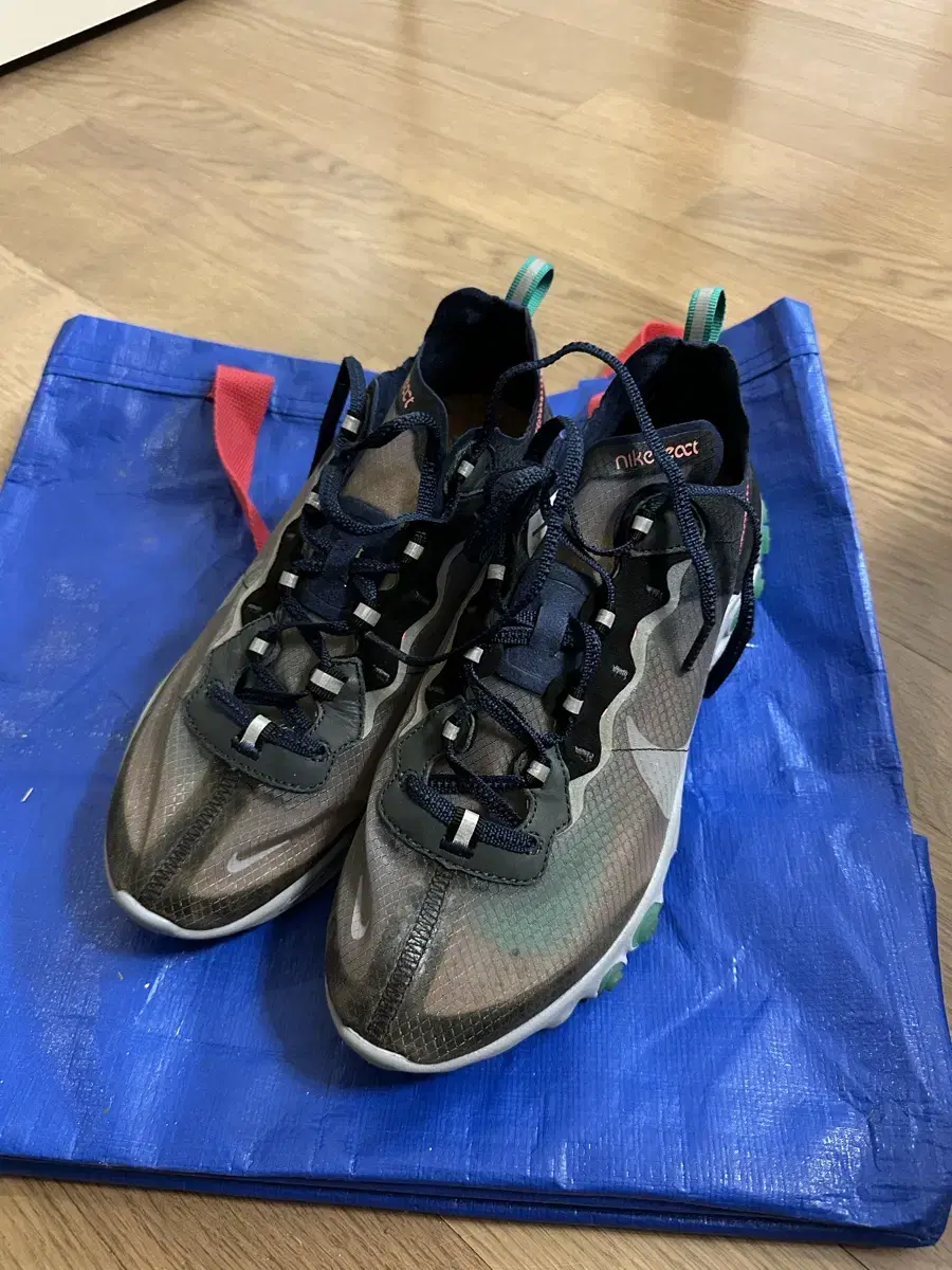 나이키 React Element 87 270