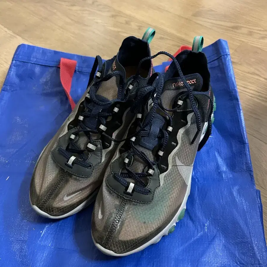 나이키 React Element 87 270