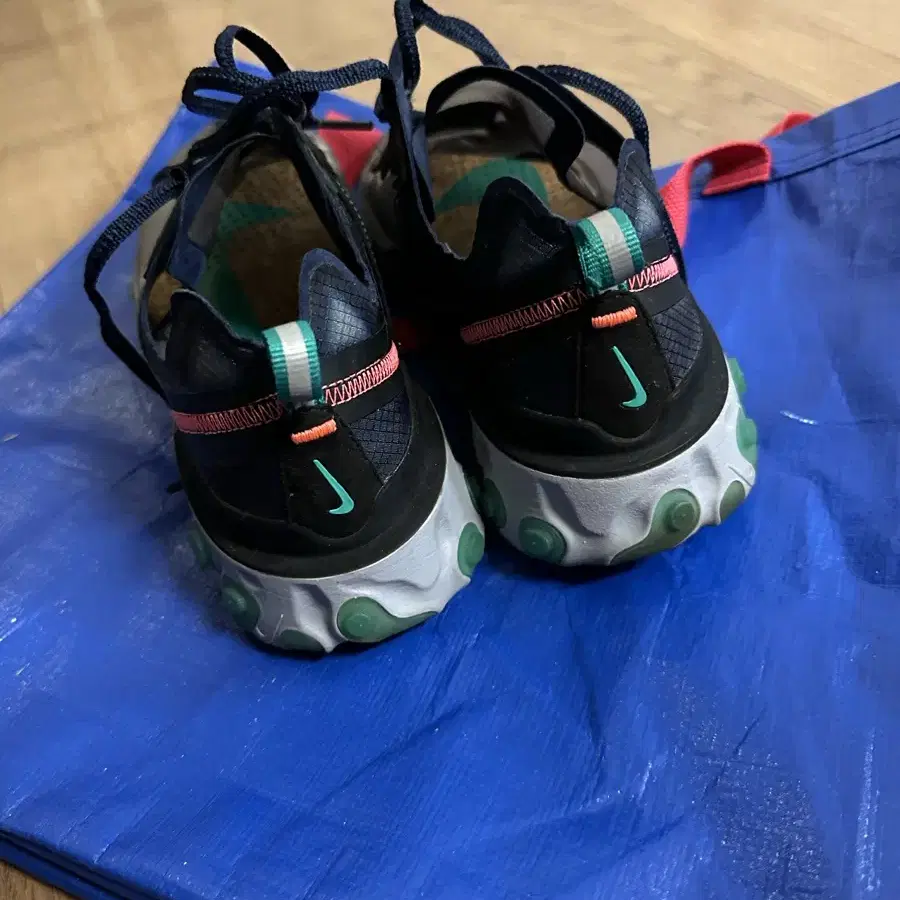 나이키 React Element 87 270