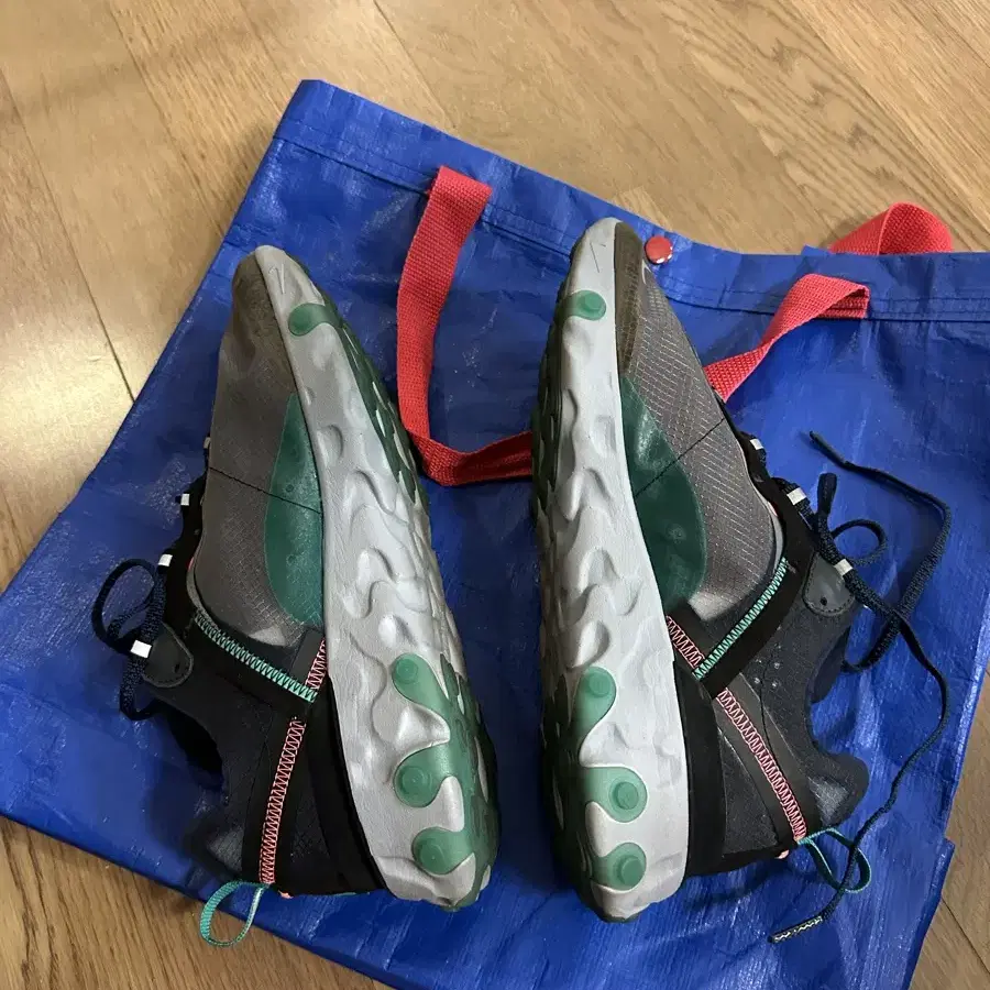 나이키 React Element 87 270