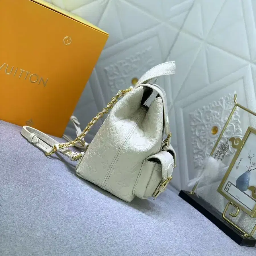 LOUIS VUITTON Backup자기 버클로 여닫는 백팩