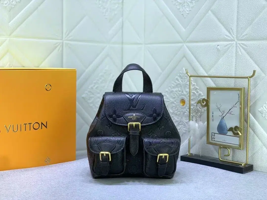 LOUIS VUITTON Backup자기 버클로 여닫는 백팩