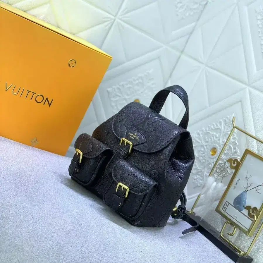 LOUIS VUITTON Backup자기 버클로 여닫는 백팩