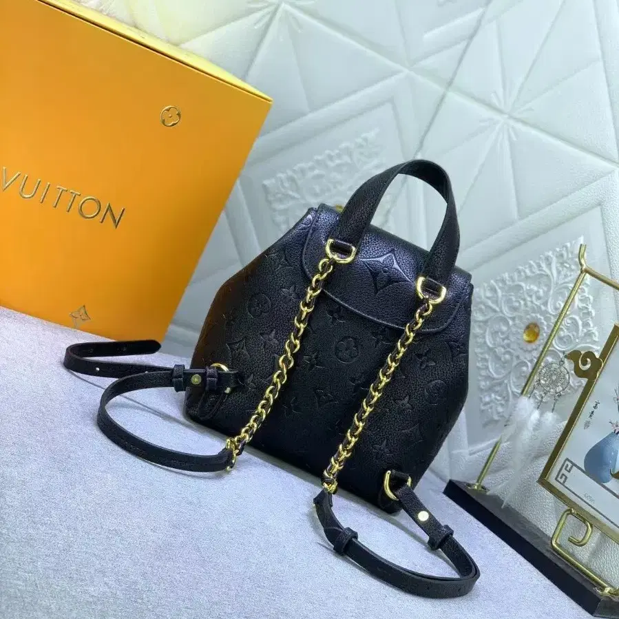 LOUIS VUITTON Backup자기 버클로 여닫는 백팩