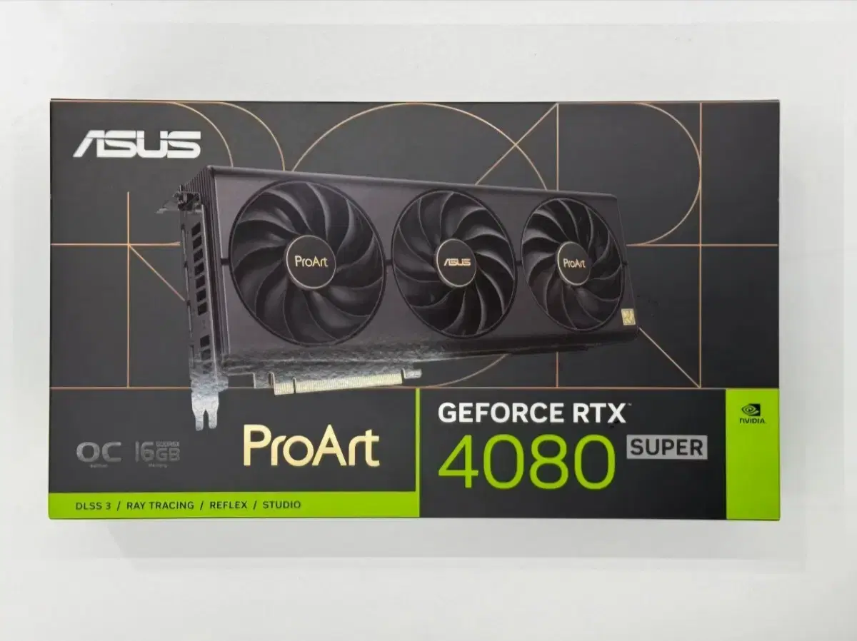 ASUS ProArt GeForce RTX 4080 SUPER