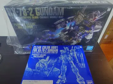 RX-78-2 GUNDAM PG UNLEASHED & 클리어 컬러 바디