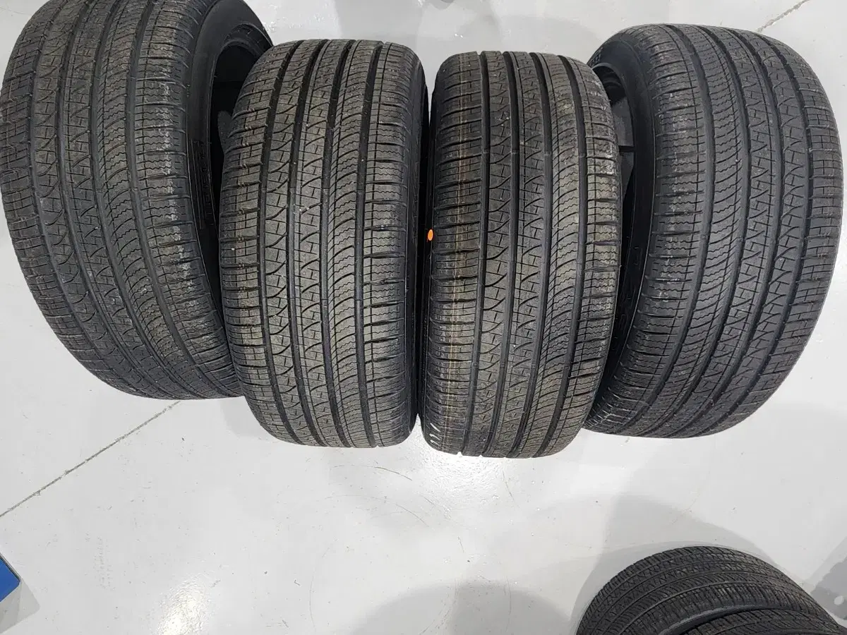 아이오닉6 타이어 245/40R20