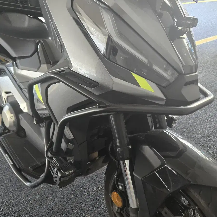 XADV750