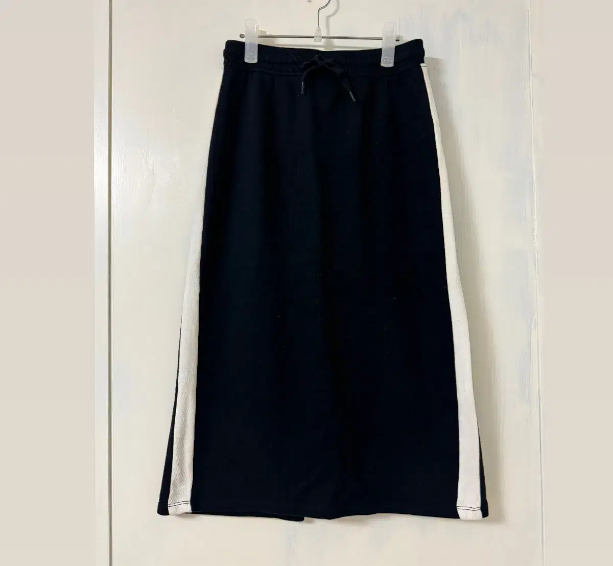 Spao Black and white banded skirt M