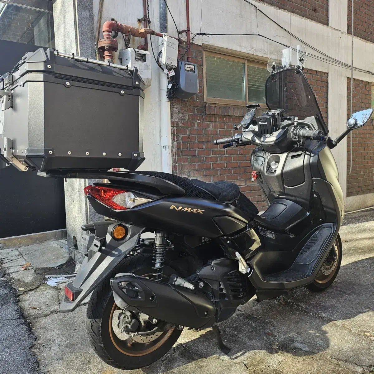 nmax 125 판매합니다.