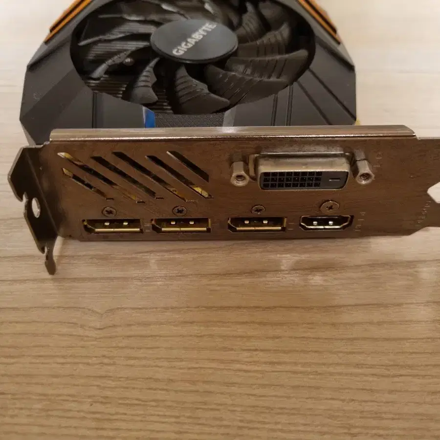 기가바이트 지포스 gtx 1070 8g 그래픽카드