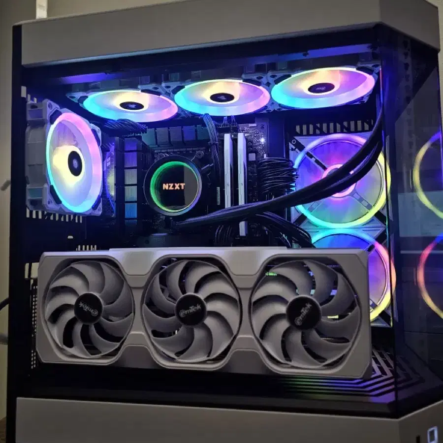 라이젠 7900X3D RTX 4080 SUPER WHITE 본체 팝니다.