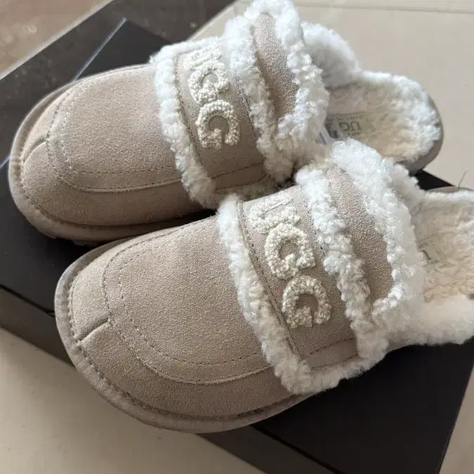 호주 UGG 235cm, 베이지