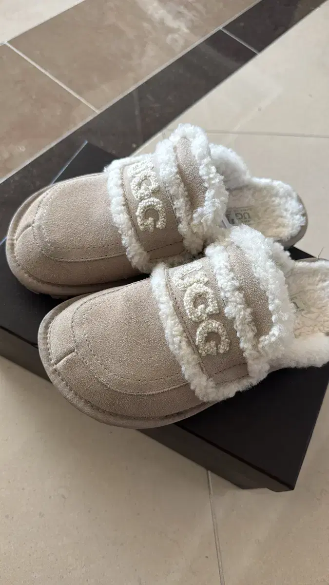 호주 UGG 235cm, 베이지