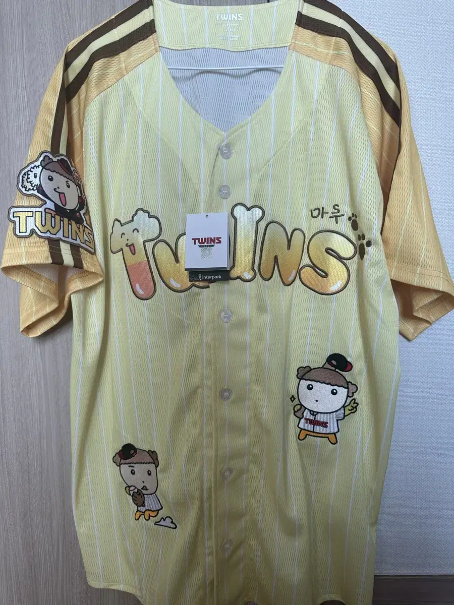 Unused Elsie Twins Maru is a steelhead jersey 105