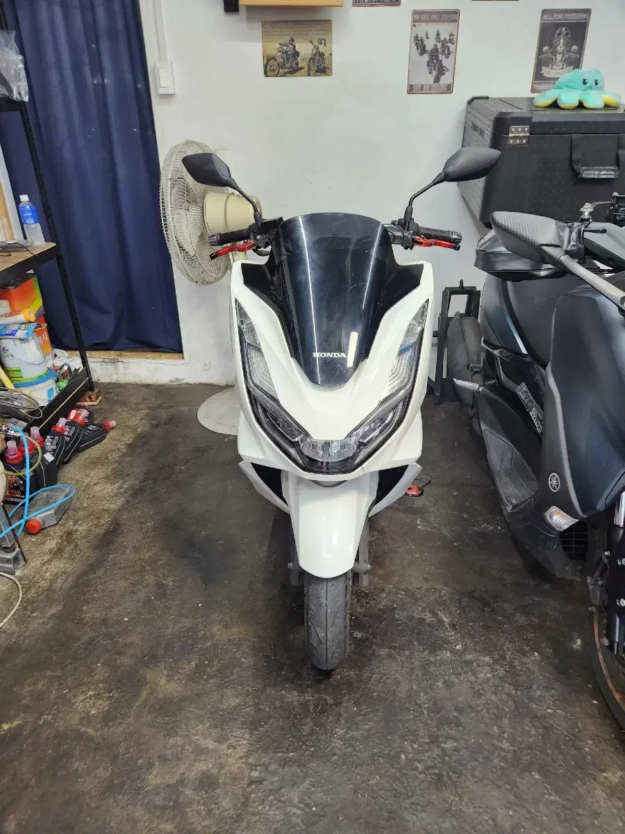 pcx 125 21년식 cbs 1만7천