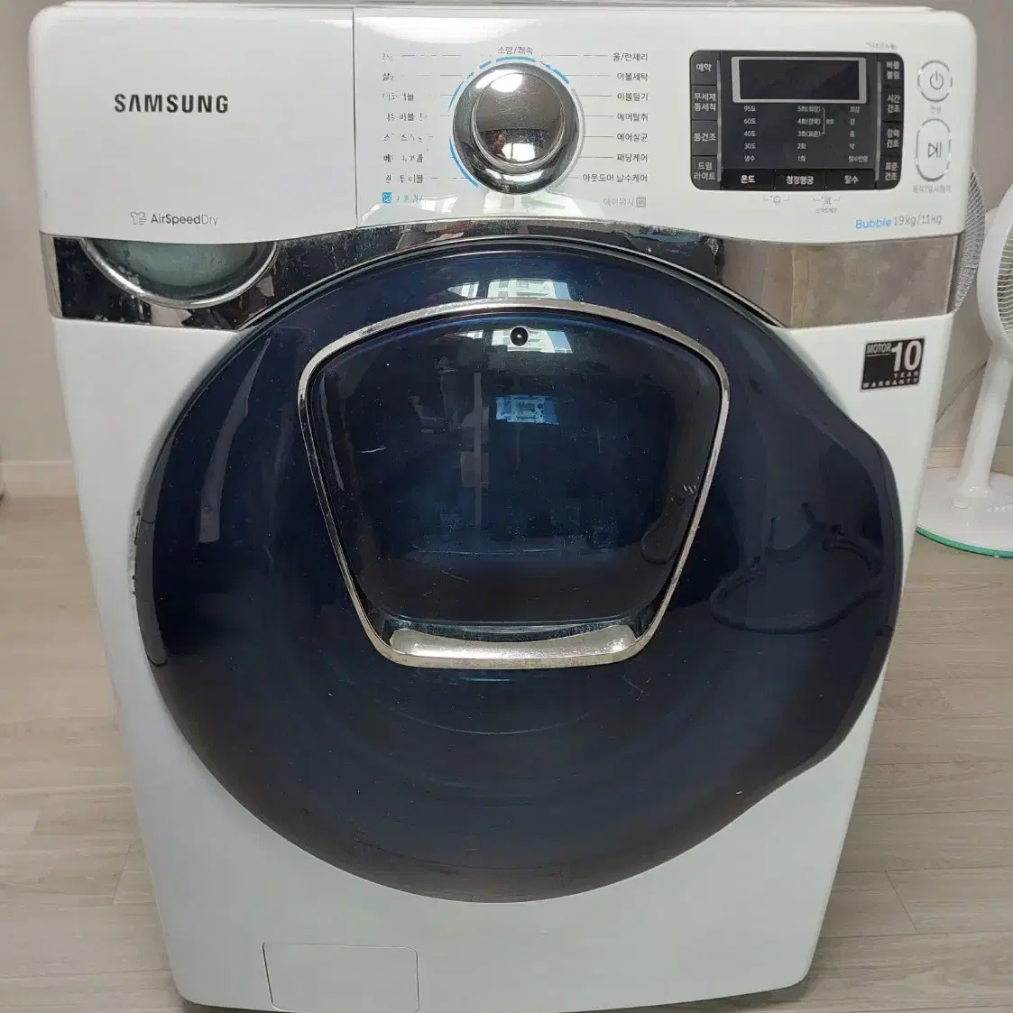 삼성 19KG/11KG 버블샷 애드워시 세탁기 (WD19J9810KW)