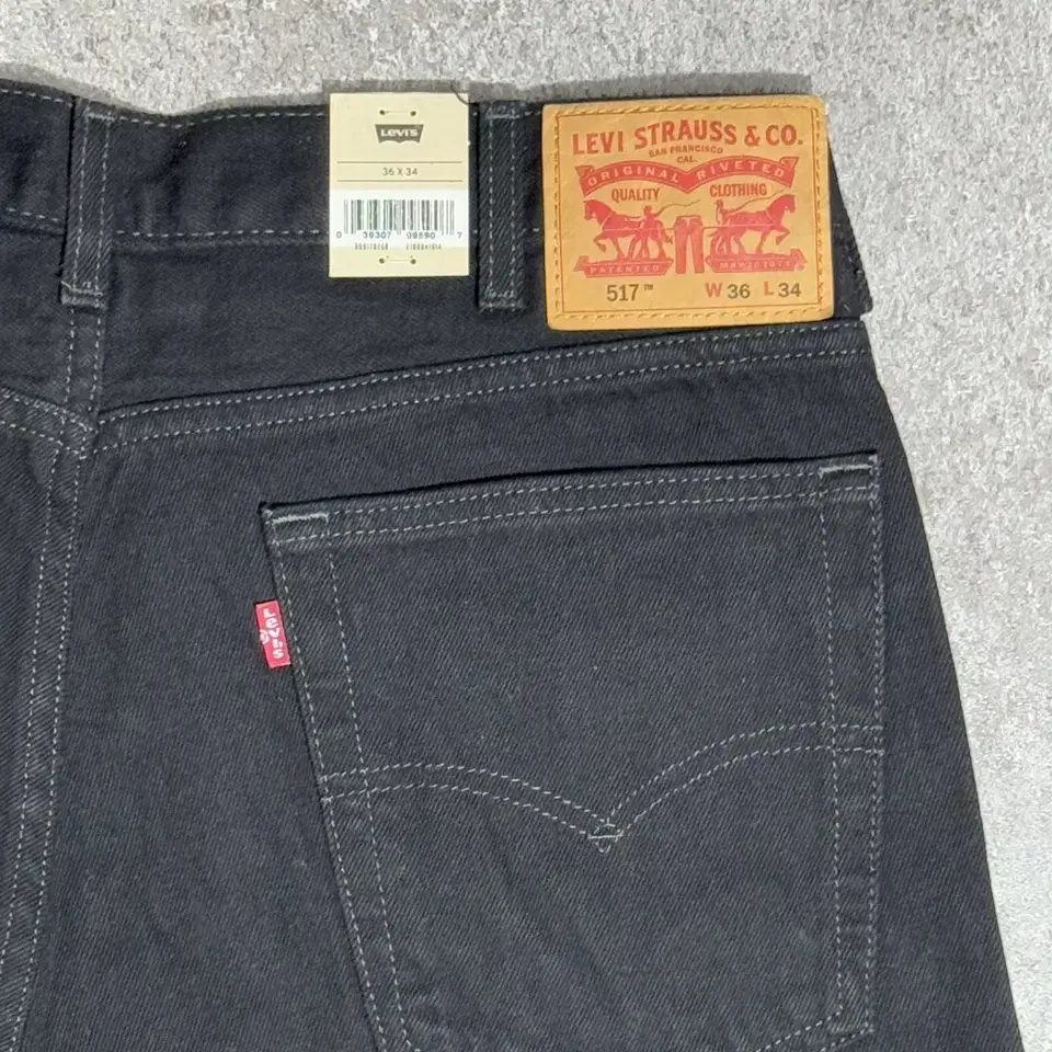 36/34 Levi's 517 BootCut jeans/L17