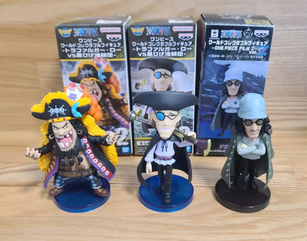 ONEPIECE Figures Wall Call World Collectible Blackbeard Pirates