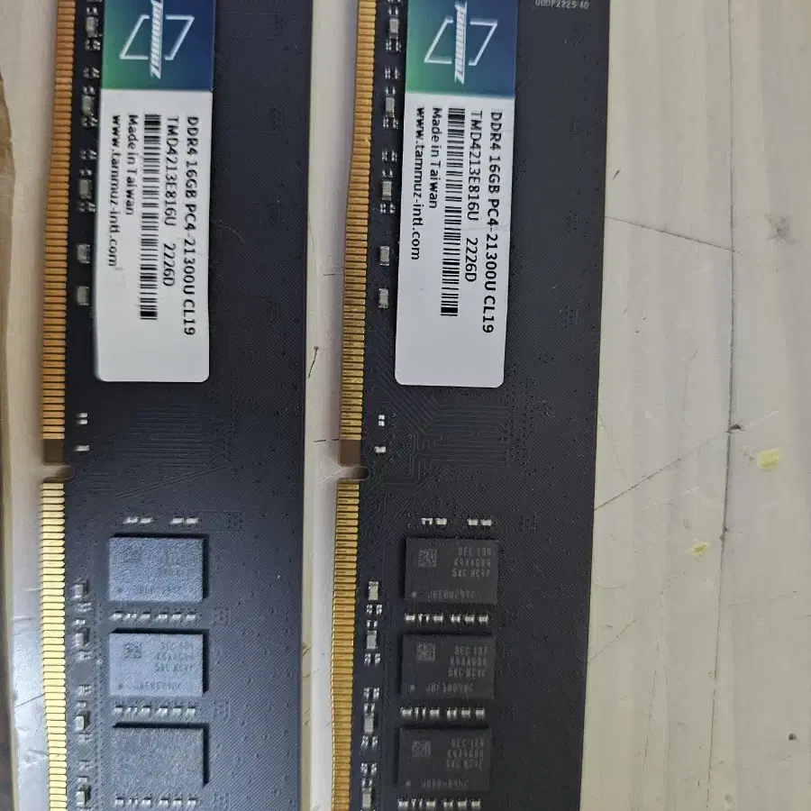 ddr4 16g 2개 총 32g 일괄 8에 판매합니다. 네고 가능