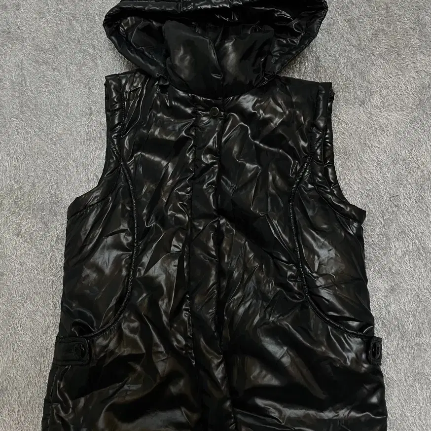 BLACK PADDING VEST JK