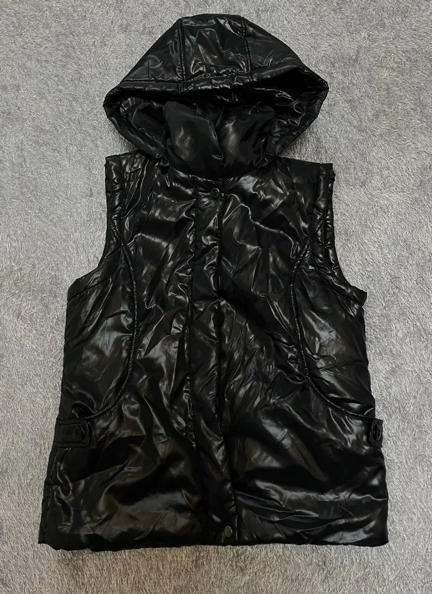 BLACK PADDING VEST JK