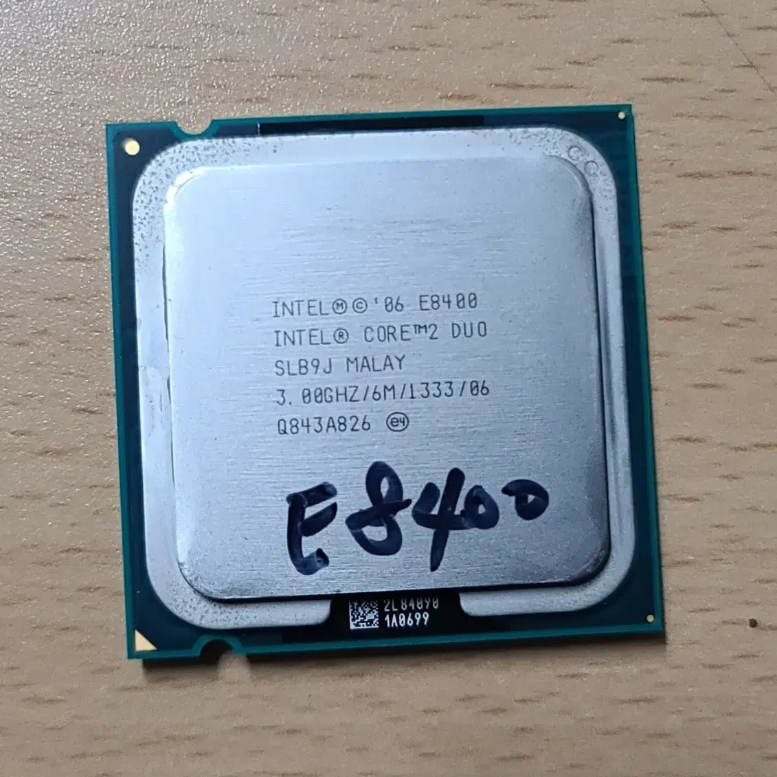 인텔 코어2듀오  E8400 CPU, 울프데일, 775소켓용